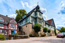 Lais Puzzle - Straßen der Stadt Idstein im Taunus mit Fachwerkhäusern an einem schönen Sommertag. - 2.000 Teile
