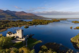 Lais Puzzle - Antike Burg im Killarney-Nationalpark am frühen Morgen, Ring of Kerry, Irland - 2.000 Teile