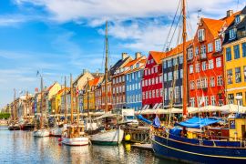 Lais Puzzle - Kopenhagen, ikonischer Blick. Berühmte alte Nyhavn Hafen im Zentrum von Kopenhagen, Dänemark im Sommer sonnigen Tag - 2.000 Teile
