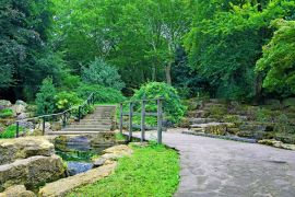 Lais Puzzle - Gedenkgarten, Clifton Park, Rotherham, South Yorkshire, England - 2.000 Teile