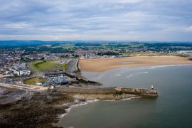 Lais Puzzle - Luftaufnahme des Strandes und Hafens von Porthcawl und des Jahrmarktes in Südwales UK - 2.000 Teile