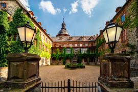 Lais Puzzle - Schloss Laubach an einem schönen Sommertag, Deutschland - 2.000 Teile