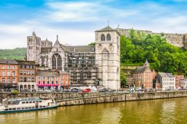 Lais Puzzle - Panoramablick auf die Flusslandschaft von Huy, Wallonien, Belgien - 2.000 Teile