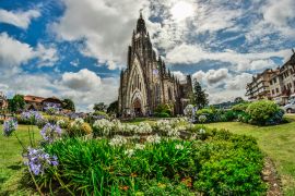 Lais Puzzle - Kathedrale der Stadt Canela in Rio Grande do Sul, Brasilien - 2.000 Teile
