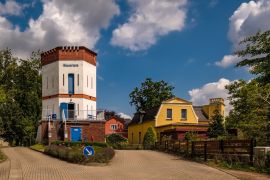 Lais Puzzle - Denkmalgeschützter historischer Wasserturm in Waldsieversdorf (Märkische Schweiz) - Inschrift: "Wasserturm" - 2.000 Teile