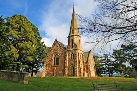 Lais Puzzle - Kirche auf dem Hügel bei Ross, Tasmanien, Australien - 2.000 Teile