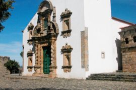 Lais Puzzle - eine kleine alte Kirche in Braganca, Portugal - 2.000 Teile