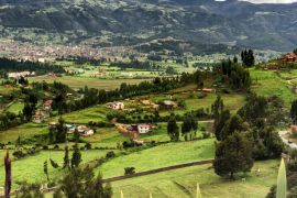 Lais Puzzle - Dorf in den Bergen von Paipa, Boyacá, Kolumbien - 2.000 Teile