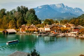 Lais Puzzle - Schönau am Königssee, Germany - September 9, 2018: Electric tourist boats on beautiful lake Konigssee pier Berchtesgaden National Park Bavaria Germany - 2.000 Teile
