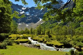 Lais Puzzle - El Bolson ist eine argentinische Stadt in der Provinz Río Negro - 2.000 Teile