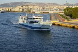 Lais Puzzle - Schiff fährt aus dem Hafen von Piräus, Athen, Griechenland - 2.000 Teile