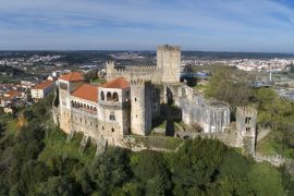 Lais Puzzle - Mittelalterliche Burg in Leiria Portugal - 2.000 Teile