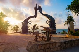 Lais Puzzle - Parque Fundadores bei Sonnenaufgang an der Playa del Carmen in Mexiko - 2.000 Teile