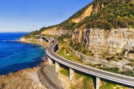 Lais Puzzle - Sea Cliff Bridge und Lawrence Hargrave Drive Bridge führen über die Klippen von Illawarra in der nördlichen Illawarra-Region von New South Wales, Australien - 2.000 Teile