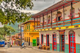 Lais Puzzle - Jardin, malerische Stadt in Antioquia, Kolumbien - 2.000 Teile
