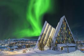 Lais Puzzle - Eismeerkathedrale Tromsö Norwegen mit Nordlicht - 2.000 Teile