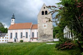 Lais Puzzle - Klosterkirche Wessobrunn mit Wehrturm - 2.000 Teile