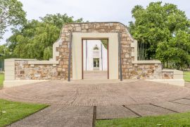 Lais Puzzle - Die Ruinen des Rathauses von Darwin, Australien, an einem sonnigen Tag - 2.000 Teile