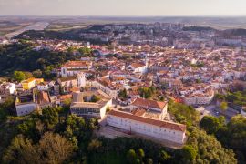 Lais Puzzle - Stadtteil Santarem mit Gebäuden und Landschaft, Portugal - 2.000 Teile