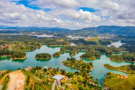 Lais Puzzle - Guatapé Panorama Ausblick auf die Seen Kolumbiens - 2.000 Teile