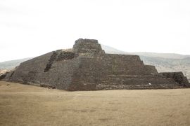 Lais Puzzle - Reliquienpyramide in der Zone des Platzes der Kolibris Mexiko alte architektonische Konstruktionen aus dem Jahr 1325, die von den Vorfahren für religiöse Zeremonien genutzt wurden - 2.000 Teile