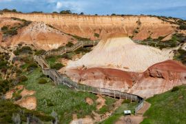 Lais Puzzle - Die ikonischen Felsformationen und der Boardwalk am Sugarloaf Rock Hallett Cove South Australia - 2.000 Teile
