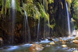 Lais Puzzle - Evrytania, Griechenland: Die Schlucht "Panta Vrehei" (wörtlich: "Es regnet immer"), ein abgelegenes, abgeschiedenes Naturparadies - 2.000 Teile