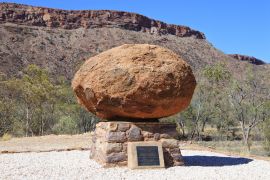 Lais Puzzle - Gedenkstein für John Flynn bei Alice Spings in Australien - 2.000 Teile