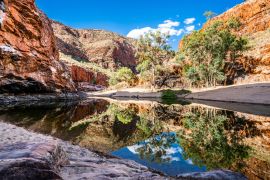 Lais Puzzle - Rotes Zentrum Landschaft mit entfernten Blick auf Mount Sonder Northern Territory Outback Australien - 2.000 Teile