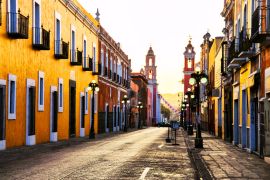 Lais Puzzle - Morgenstraßen in der Kolonialstadt Puebla, Mexiko - 2.000 Teile