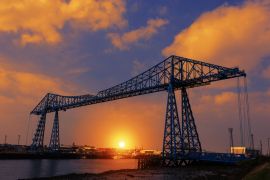 Lais Puzzle - Transporter Bridge in der Abenddämmerung in Middlesbrough, Nordostengland - 2.000 Teile