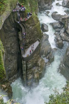 Lais Puzzle - Pailón del Diablo Wasserfall, Baños, Ecuador - 2.000 Teile
