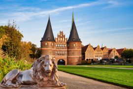 Lais Puzzle - Ansicht der Statue in Holsten, Lübeck, Deutschland. - 2.000 Teile