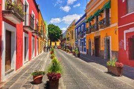 Lais Puzzle - Koloniale Straße in Puebla City, Mexiko - 2.000 Teile