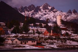 Lais Puzzle - Blick auf Puerto Williams bei Sonnenaufgang vom Beagle-Kanal aus gesehen, Chile - 2.000 Teile