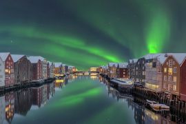 Lais Puzzle - Lagerhäuser Trondheim Norwegen Nordlicht - 2.000 Teile
