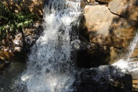 Lais Puzzle - Kothapally oder Kothapalli Wasserfälle in der Nähe von Lambasingi, Indien - 2.000 Teile