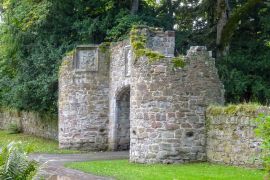 Lais Puzzle - Ruine vom Stadttor in der Festungsmauer von Scone Palace Perth Schottland - 2.000 Teile