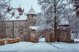 Lais Puzzle - Schloss Untersiemau im Schnee - 2.000 Teile
