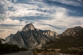 Lais Puzzle - La Huasteca Berge in Monterrey, Mexiko - 2.000 Teile
