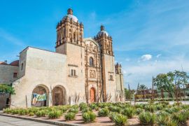 Lais Puzzle - Schöne Aussicht auf das alte Kloster Santo Domingo in Oaxaca, Mexiko - 2.000 Teile