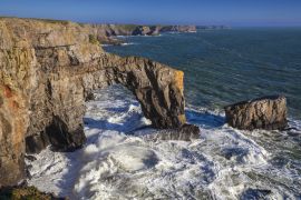 Lais Puzzle - Die Green Bridge in Castlemartin, Pembrokeshire, Wales - 2.000 Teile