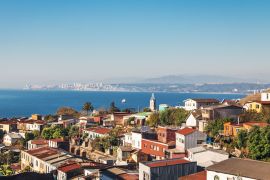 Lais Puzzle - Luftaufnahme von Valparaiso und Las Carmelitas Kirchturm vom Mirador Camogli Aussichtspunkt - Valparaiso, Chile - 2.000 Teile