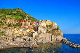 Lais Puzzle - Manarola ist eine kleine Stadt in der Gemeinde Riomaggiore in der Provinz La Spezia in Ligurien an der norditalienischen Küste der Cinque Terre. - 2.000 Teile