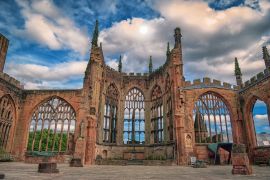Lais Puzzle - Die Ruinen der Kathedrale von Coventry, England - 2.000 Teile