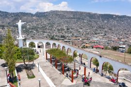 Lais Puzzle - Ansichten über die Stadt Ayacucho vom Mirador de Acuchimay aus. Ayacucho, Peru - 2.000 Teile