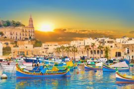 Lais Puzzle - Marsaxlokk Bucht Hafen von Malta, mit schöner Architektur und Boote in der Abenddämmerung - 2.000 Teile
