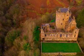 Lais Puzzle - Luftaufnahme der mittelalterlichen Ruine Castle Campbell in Glen Dollar, Clackmannanshire, Schottland - 2.000 Teile