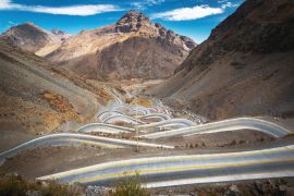 Lais Puzzle - Serpentinenstraße im Andengebirge zwischen Santiago de Chile und Mendoza, Argentinien - 2.000 Teile
