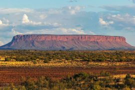 Lais Puzzle - Nahaufnahme von Mount Conner im Northern Territory, Australien, bei Sonnenuntergang - 2.000 Teile
